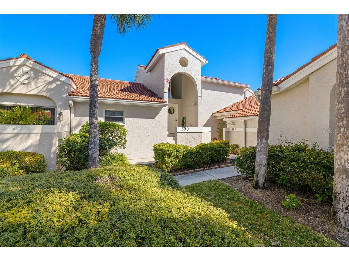 590 Andorra Court NE Saint Petersburg FL 33703 U8233029 image1