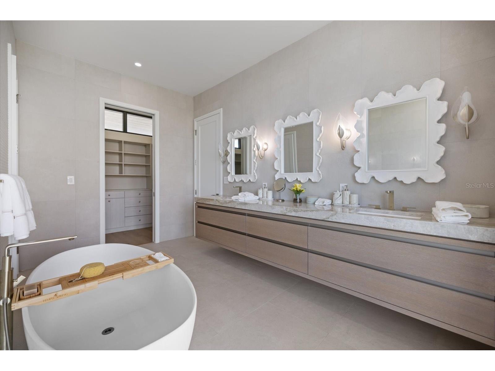 590 De Narvaez Drive Longboat Key FL 34228 A4677180 image36