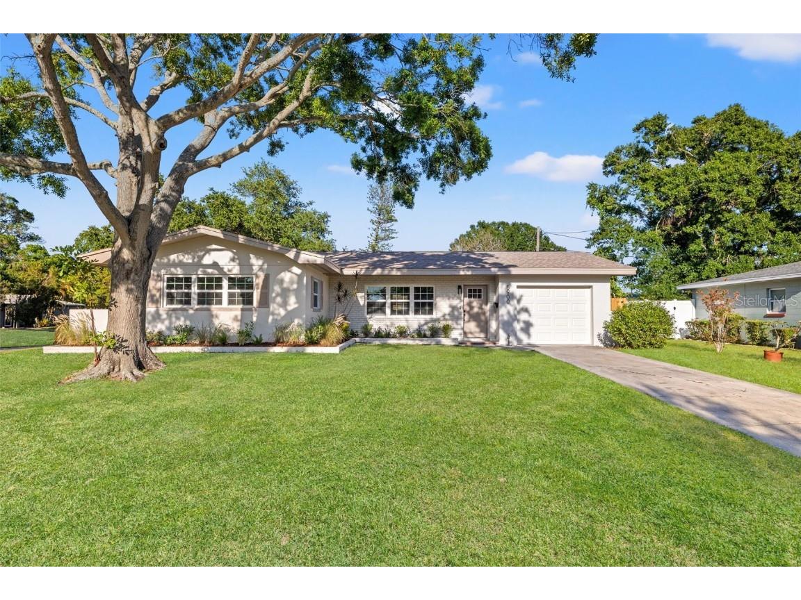 5900 6th Way S Saint Petersburg FL 33705 A4652855 image1