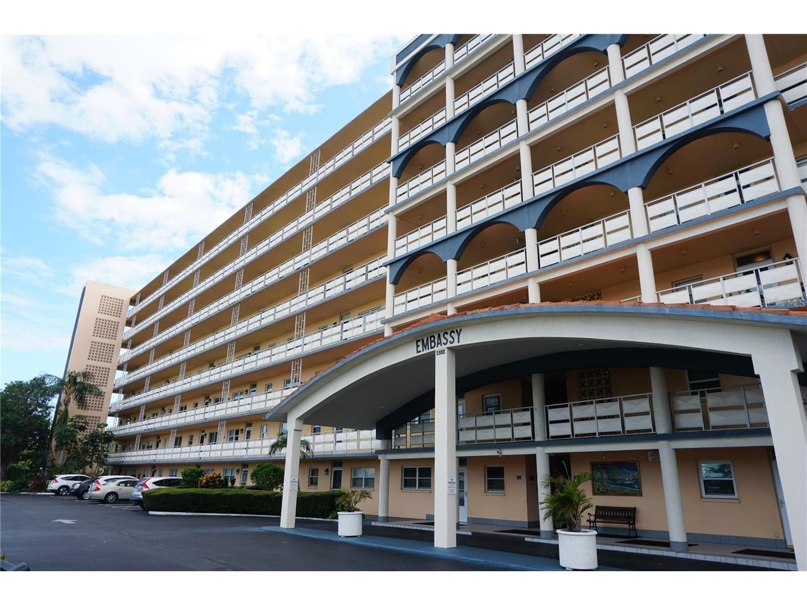5900 Shore Boulevard S #402 Gulfport FL 33707 - BOCA CIEGA BAY TB8501621 image2