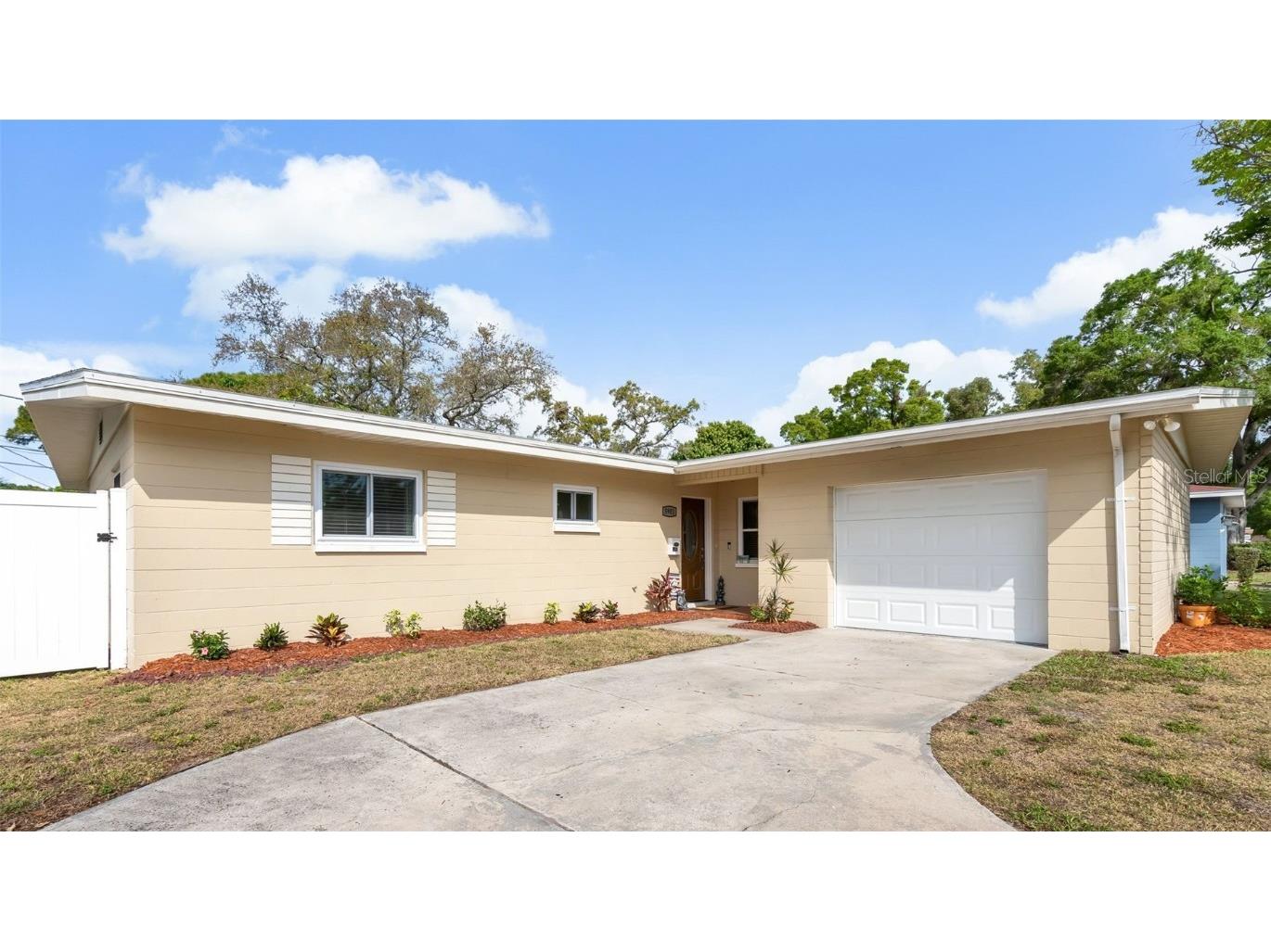 5901 7th Street S Saint Petersburg FL 33705 U8193309 image1