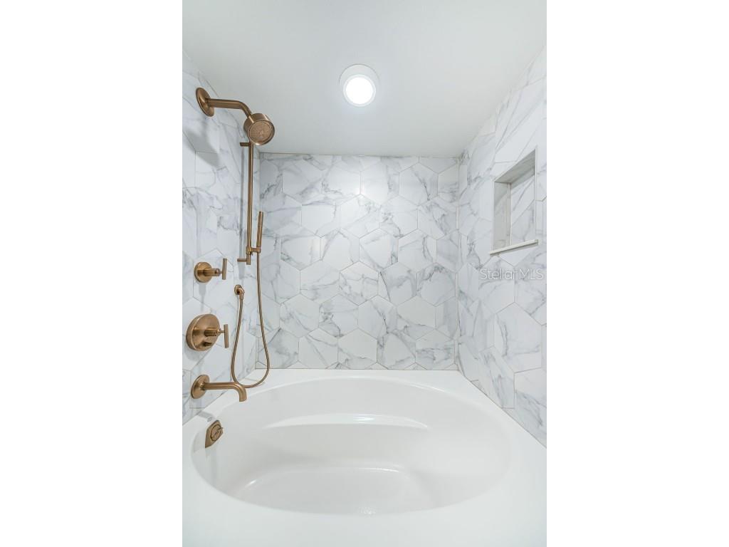 5901 Bahia Del Mar Circle #122 Saint Petersburg FL 33715 U8181105 image12