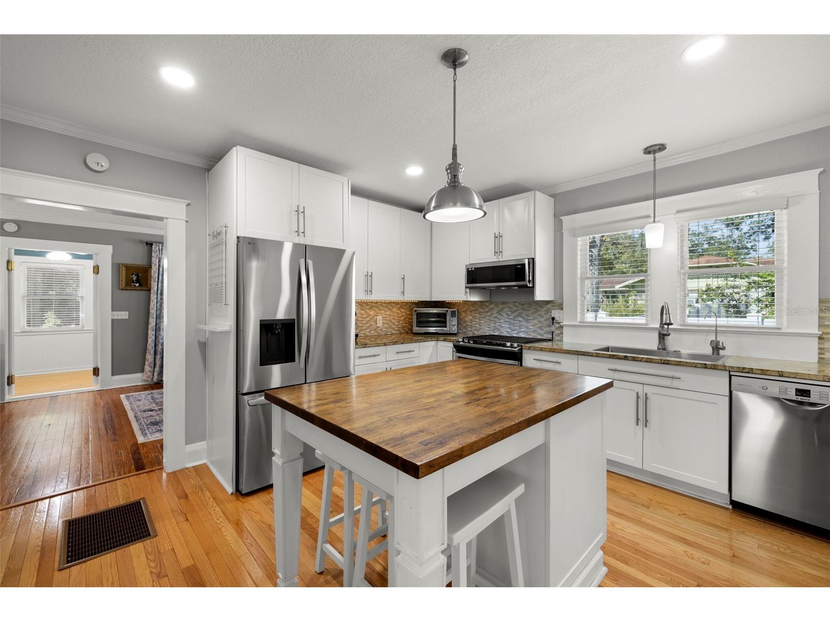 5901 N Kenneth Avenue Tampa FL 33604 TB8468751 image12