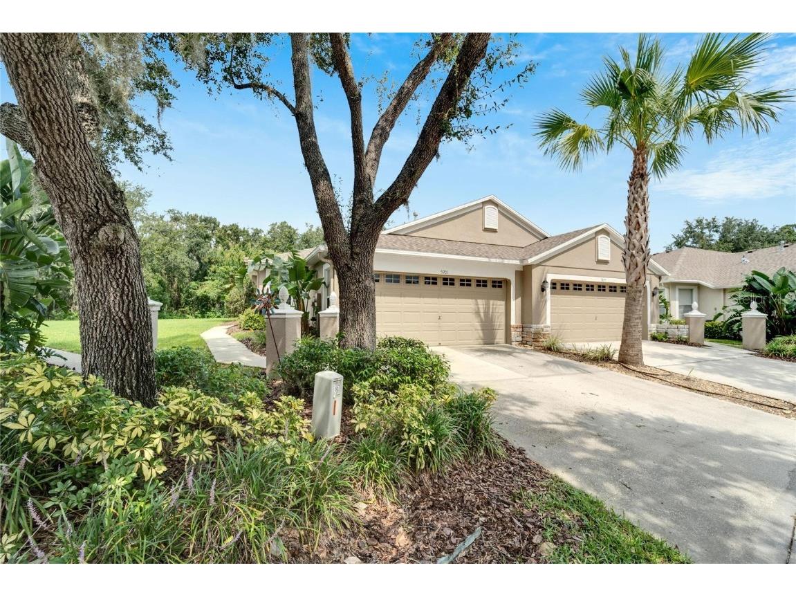 5901 Phoebenest Drive Lithia FL 33547 T3549089 image1