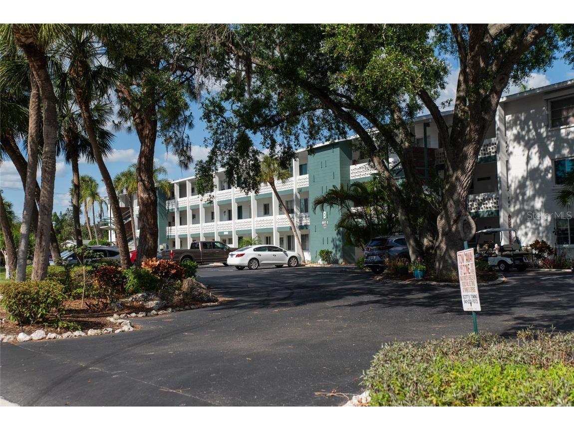 5903 17th Street W #B33 Bradenton FL 34207 A4567984 image1