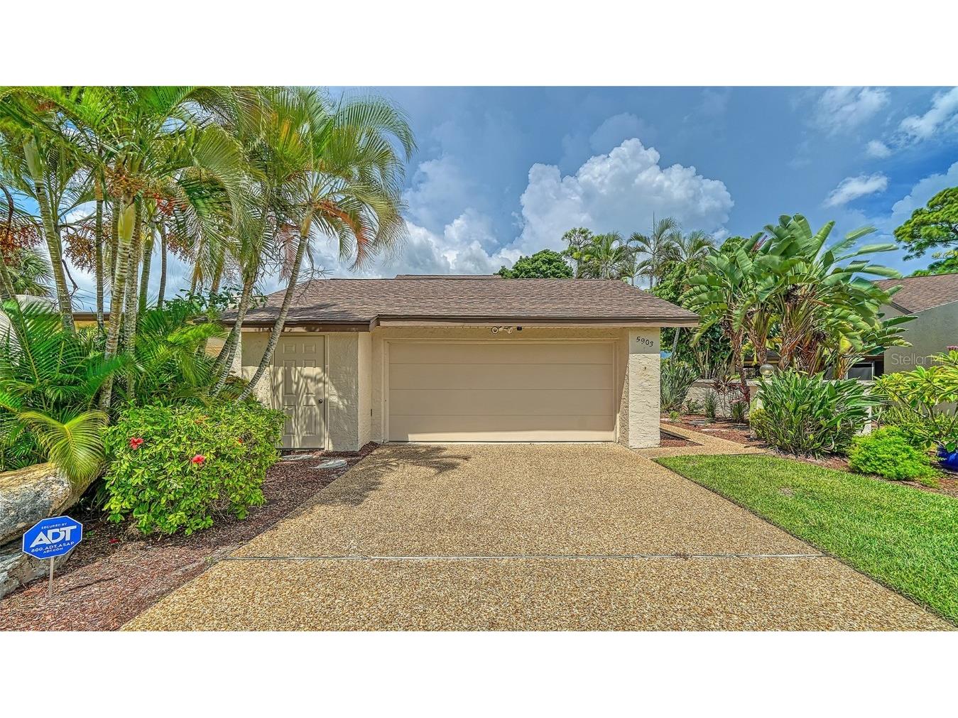 5903 La Vista Lane Bradenton FL 34210 A4547801 image1