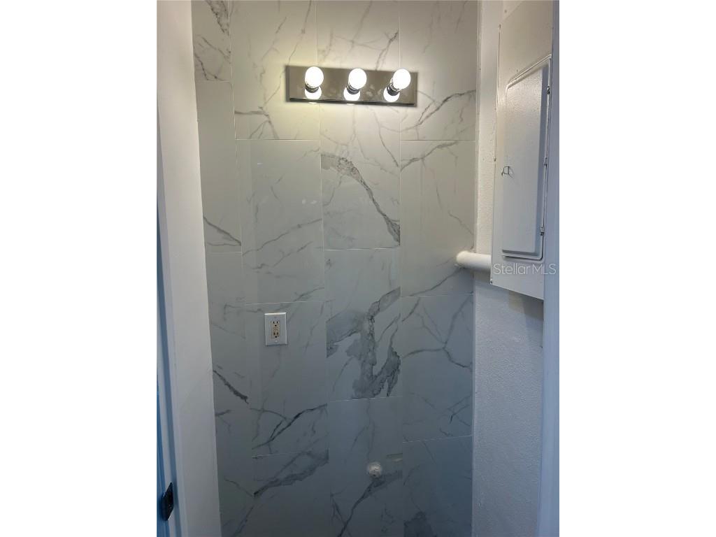 5903 Richard Place Sarasota FL 34231 A4662365 image15