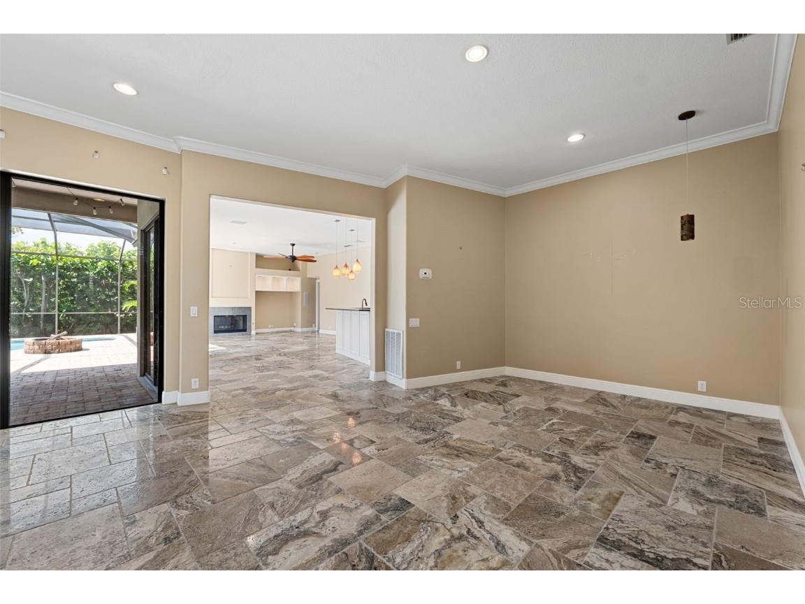 5904 Pelican Bay Plaza S Gulfport FL 33707 TB8440298 image12