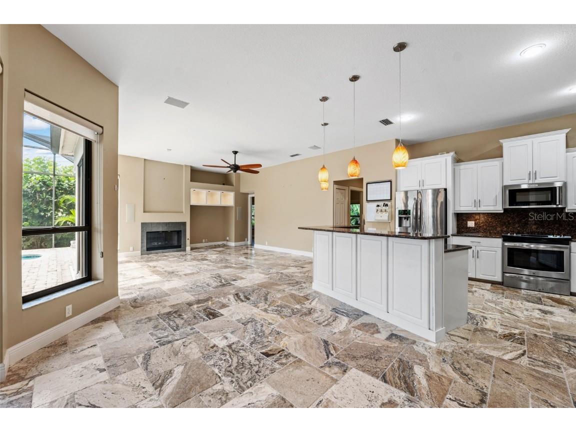 5904 Pelican Bay Plaza S Gulfport FL 33707 TB8440298 image14