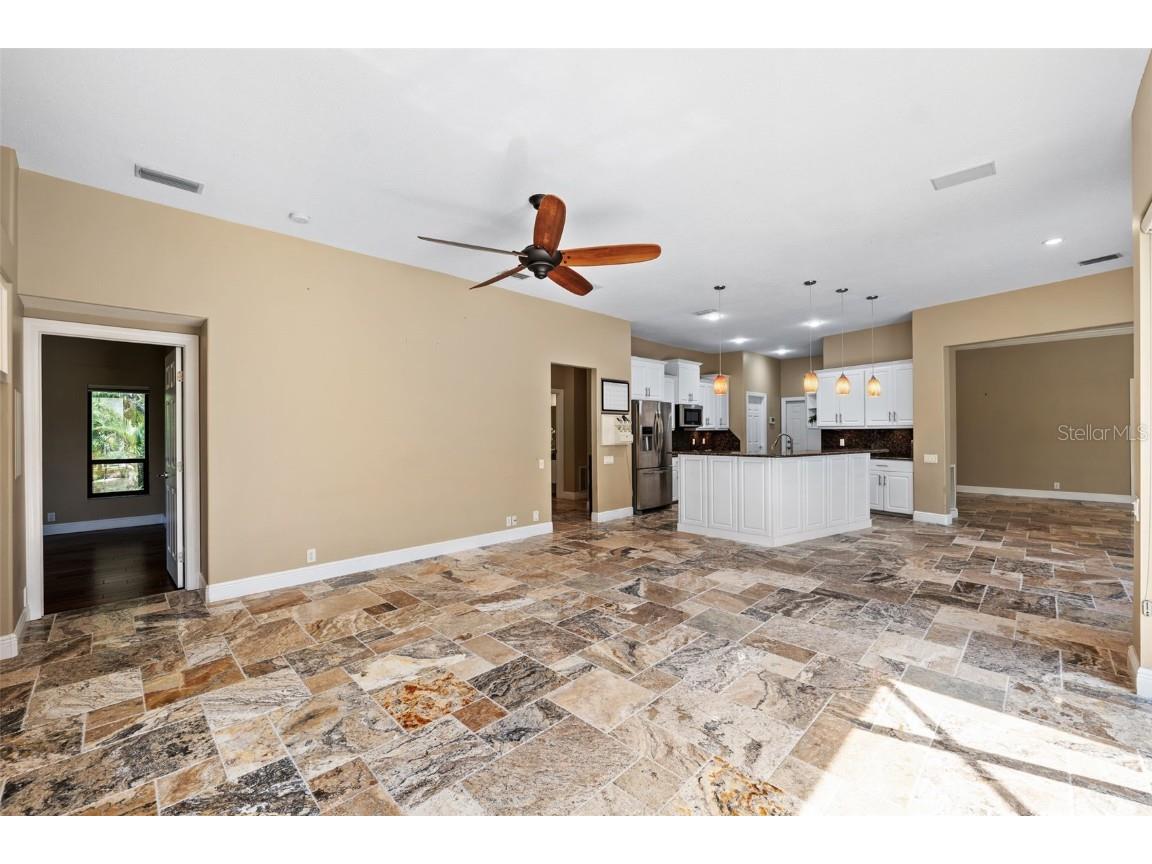 5904 Pelican Bay Plaza S Gulfport FL 33707 TB8440298 image18