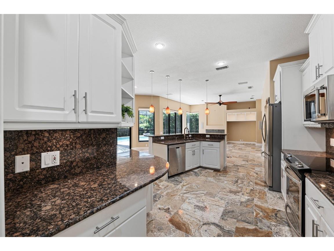 5904 Pelican Bay Plaza S Gulfport FL 33707 TB8440298 image27