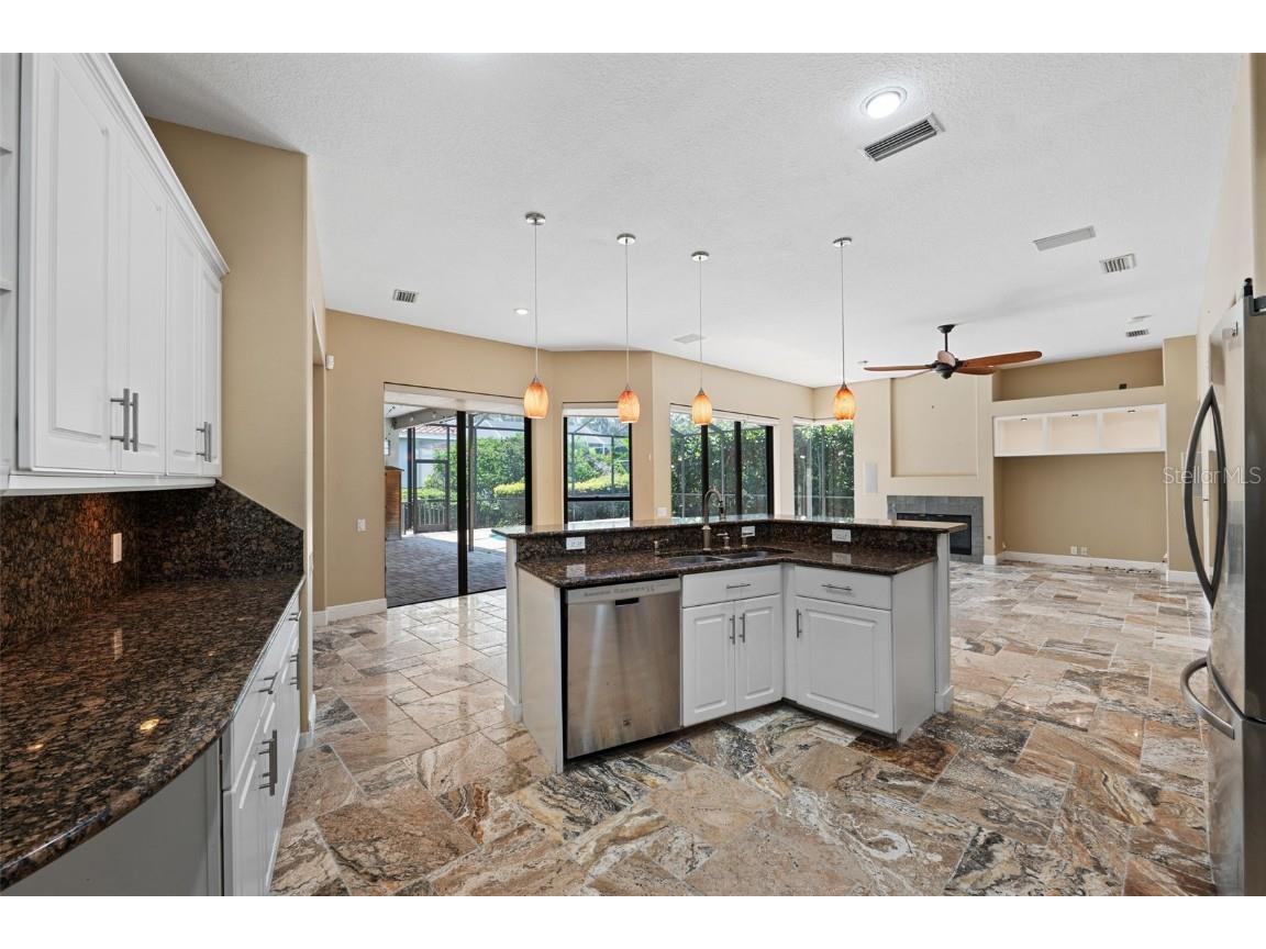 5904 Pelican Bay Plaza S Gulfport FL 33707 TB8440298 image30