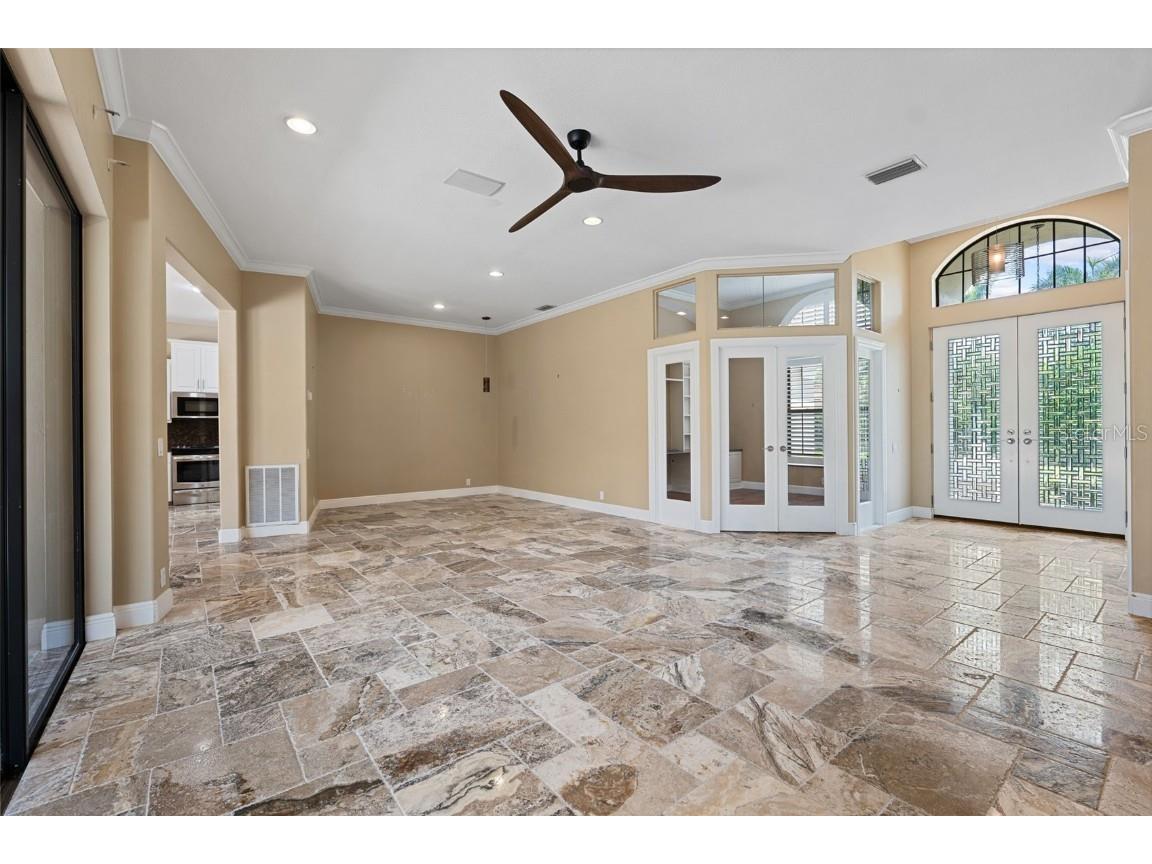 5904 Pelican Bay Plaza S Gulfport FL 33707 TB8440298 image8