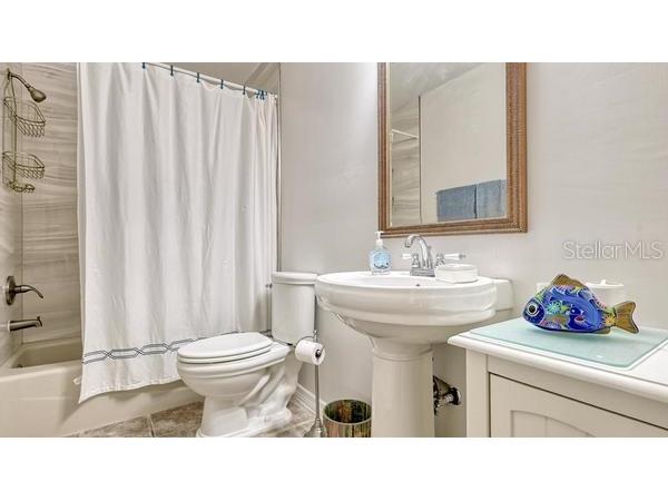 5905 Doral Drive Sarasota FL 34243 A4602151 image21