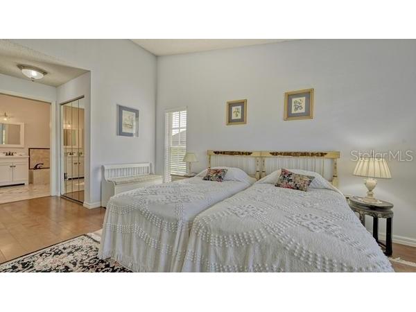 5905 Doral Drive Sarasota FL 34243 A4602151 image24