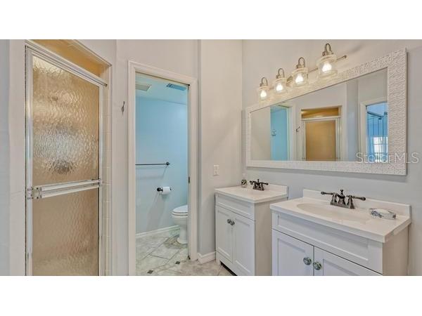 5905 Doral Drive Sarasota FL 34243 A4602151 image25