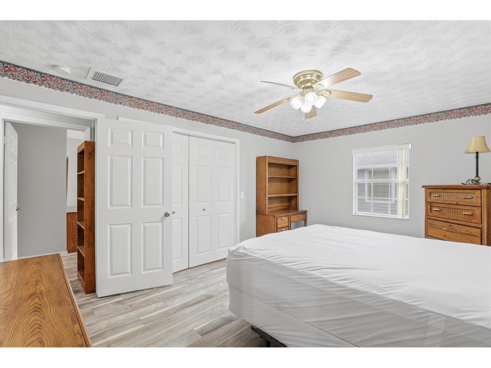 5909 8th Avenue S Tampa FL 33619 TB8456354 image19