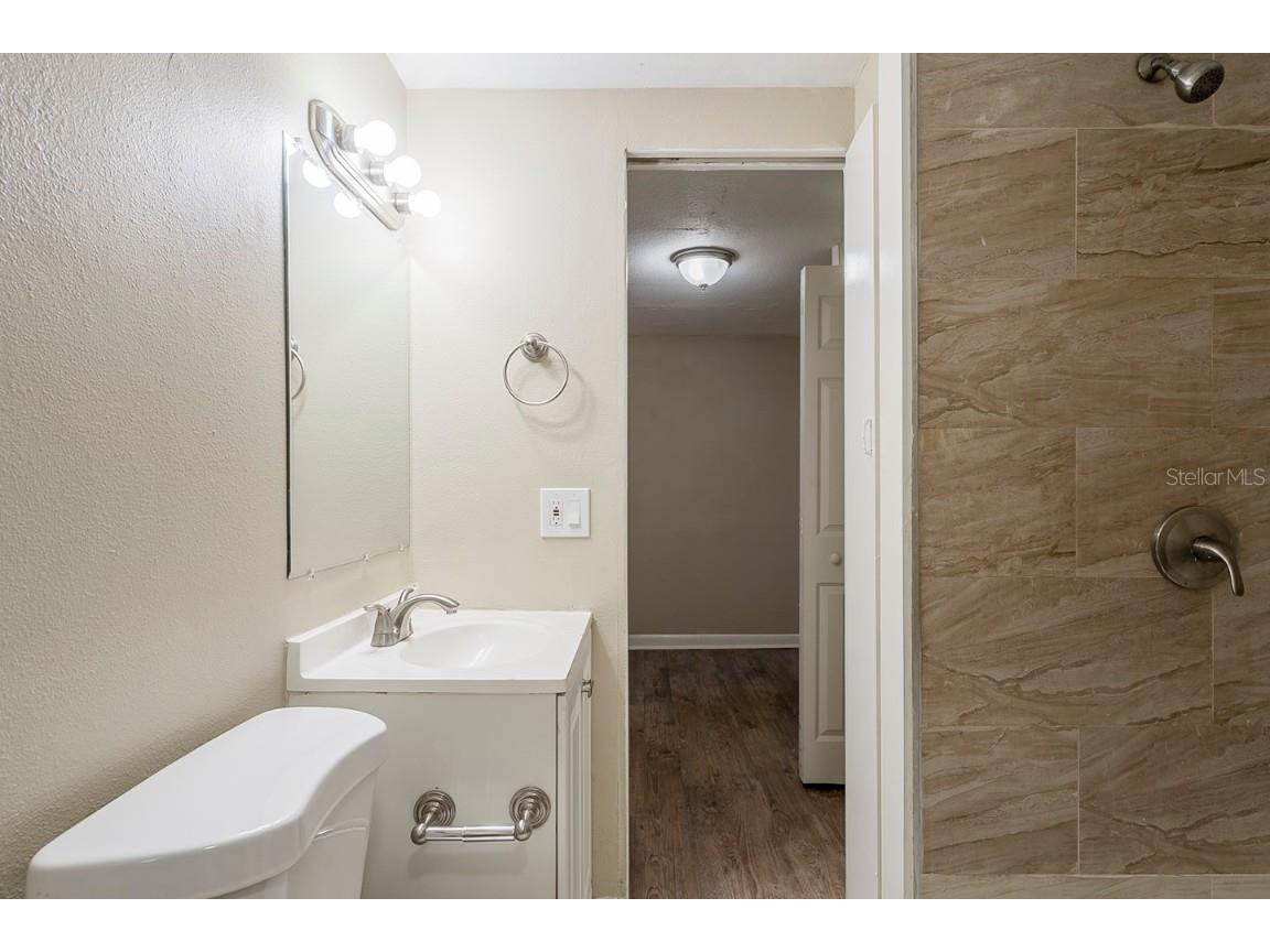 5909 Avery Street Orlando FL 32808 O6290369 image19