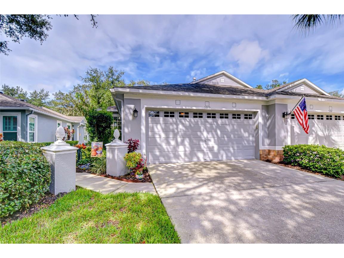 5909 Sandhill Ridge Drive Lithia FL 33547 TB8429268 image1