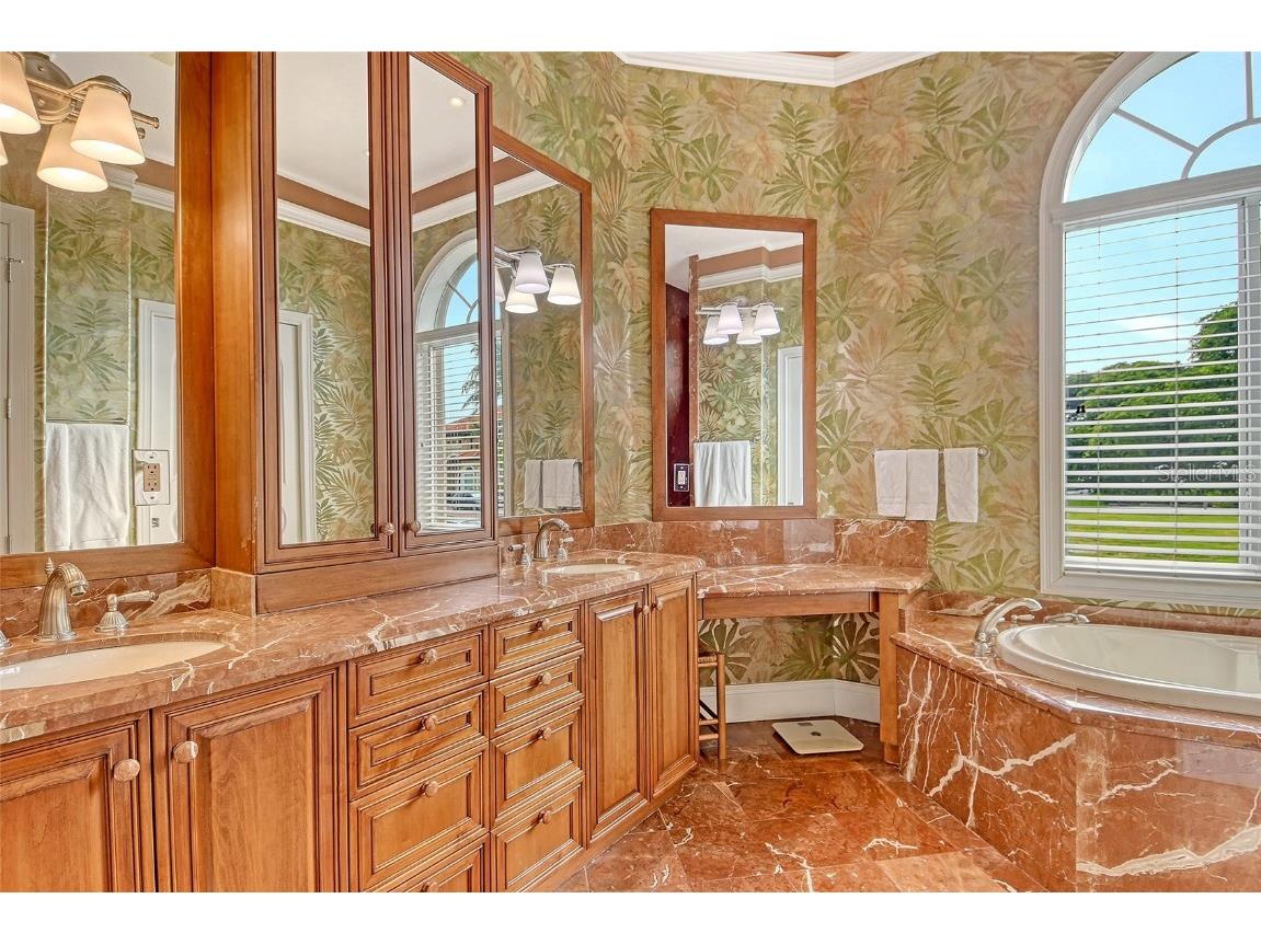 591 Putting Green Lane Longboat Key FL 34228 A4664198 image31