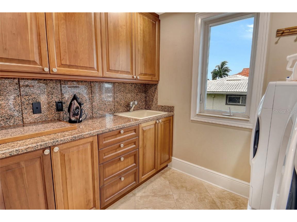 591 Putting Green Lane Longboat Key FL 34228 A4664198 image54