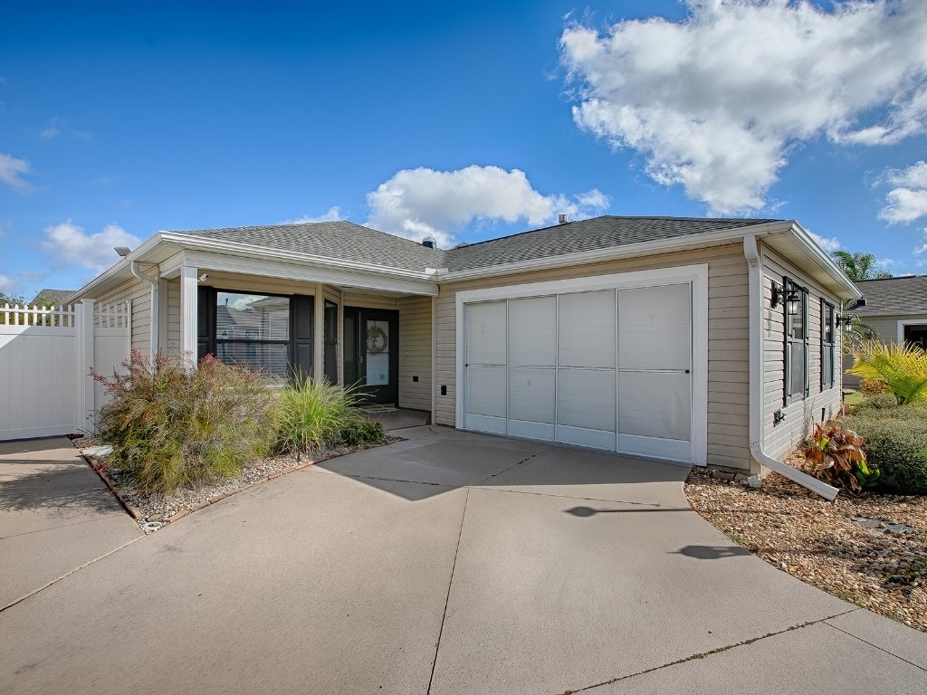 591 Statesburg Street The Villages FL 32162 G5093053 image1