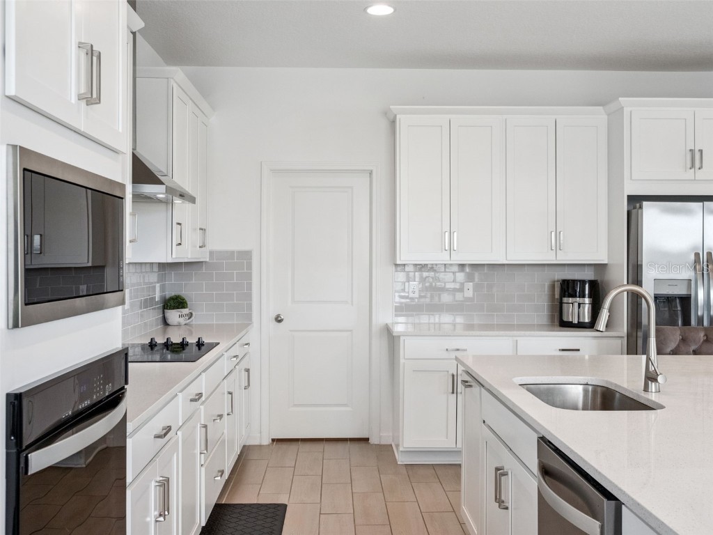 591 Via Bella Court Howey In The Hills FL 34737 O6366045 image11