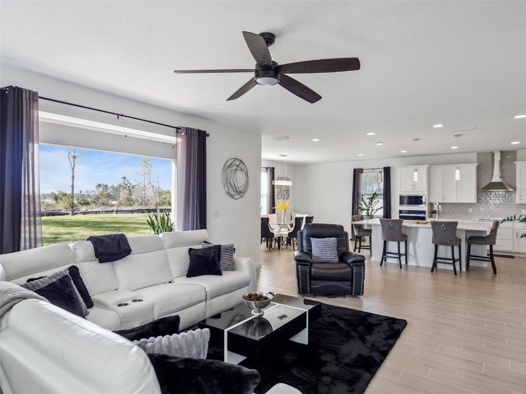 591 Via Bella Court Howey In The Hills FL 34737 O6366045 image4