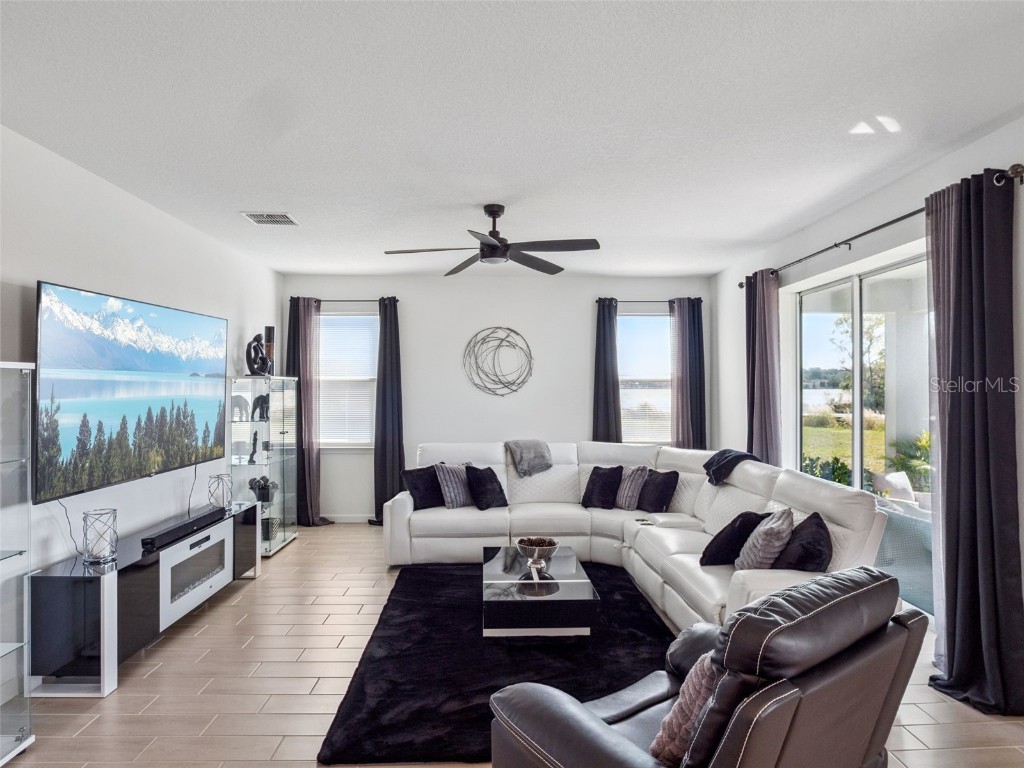 591 Via Bella Court Howey In The Hills FL 34737 O6366045 image5