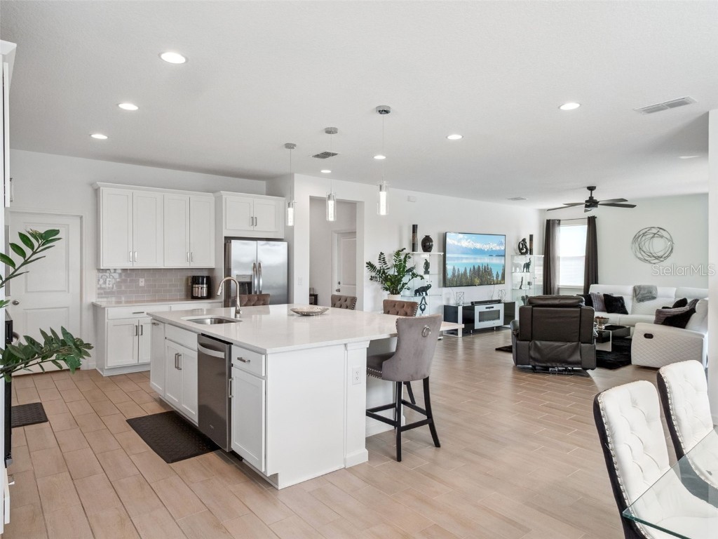 591 Via Bella Court Howey In The Hills FL 34737 O6366045 image7