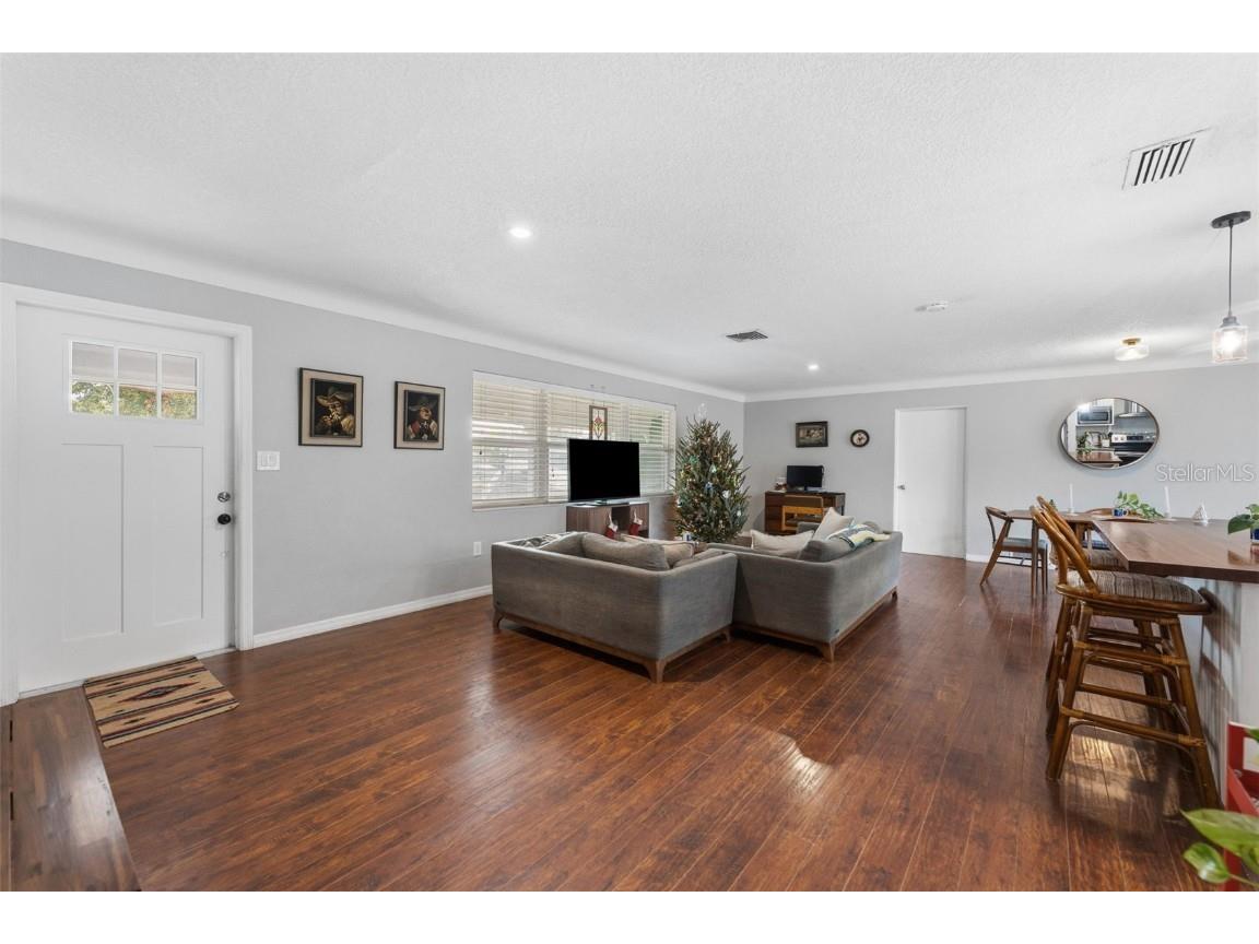 5911 36th Avenue N Saint Petersburg FL 33710 TB8460176 image7