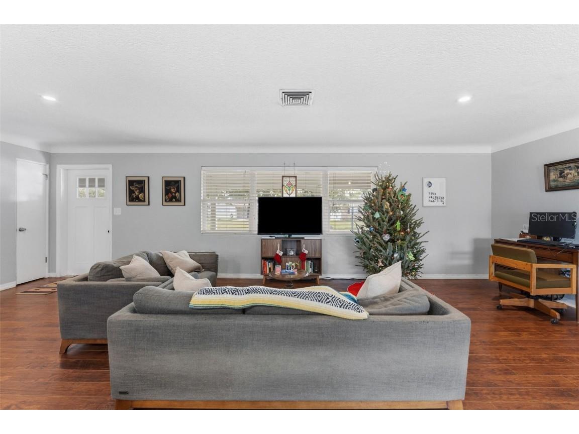 5911 36th Avenue N Saint Petersburg FL 33710 TB8460176 image8