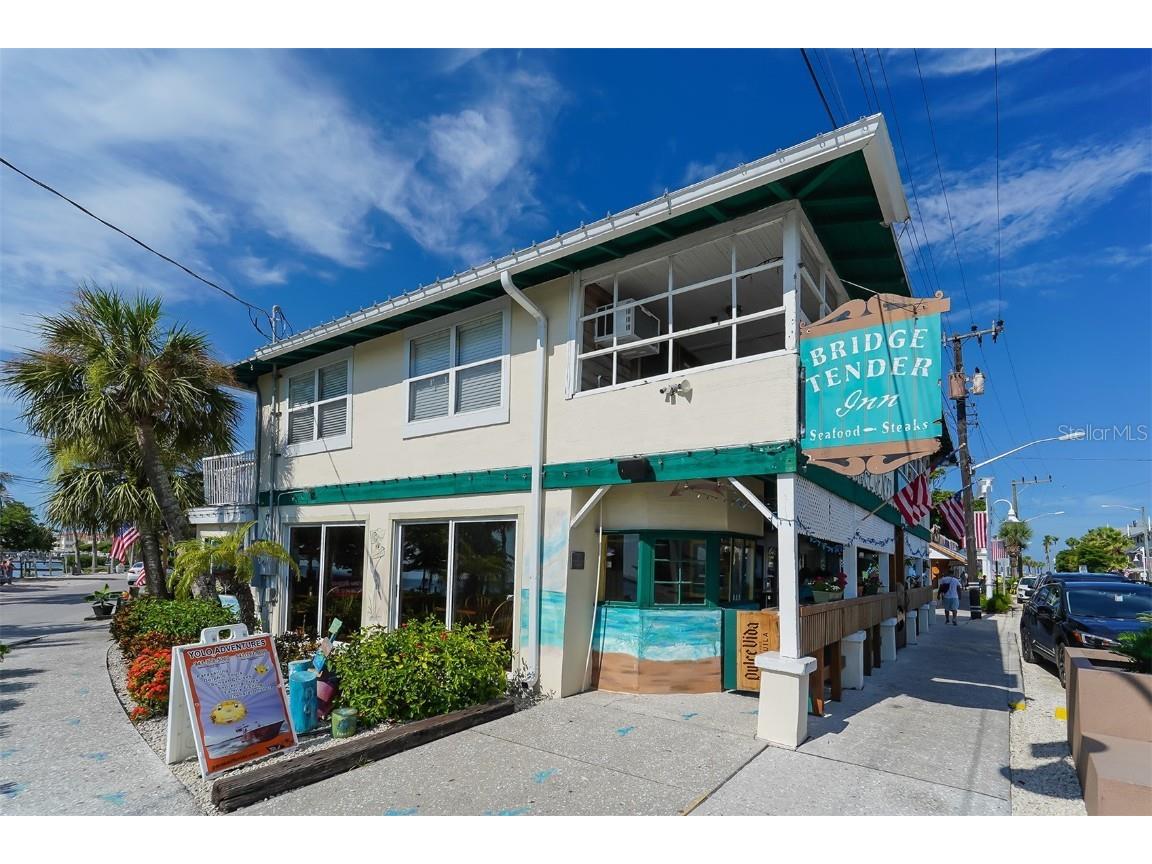 5911 39th Avenue W Bradenton FL 34209 A4666931 image54