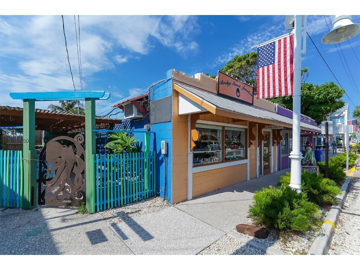 5911 39th Avenue W Bradenton FL 34209 A4666931 image55