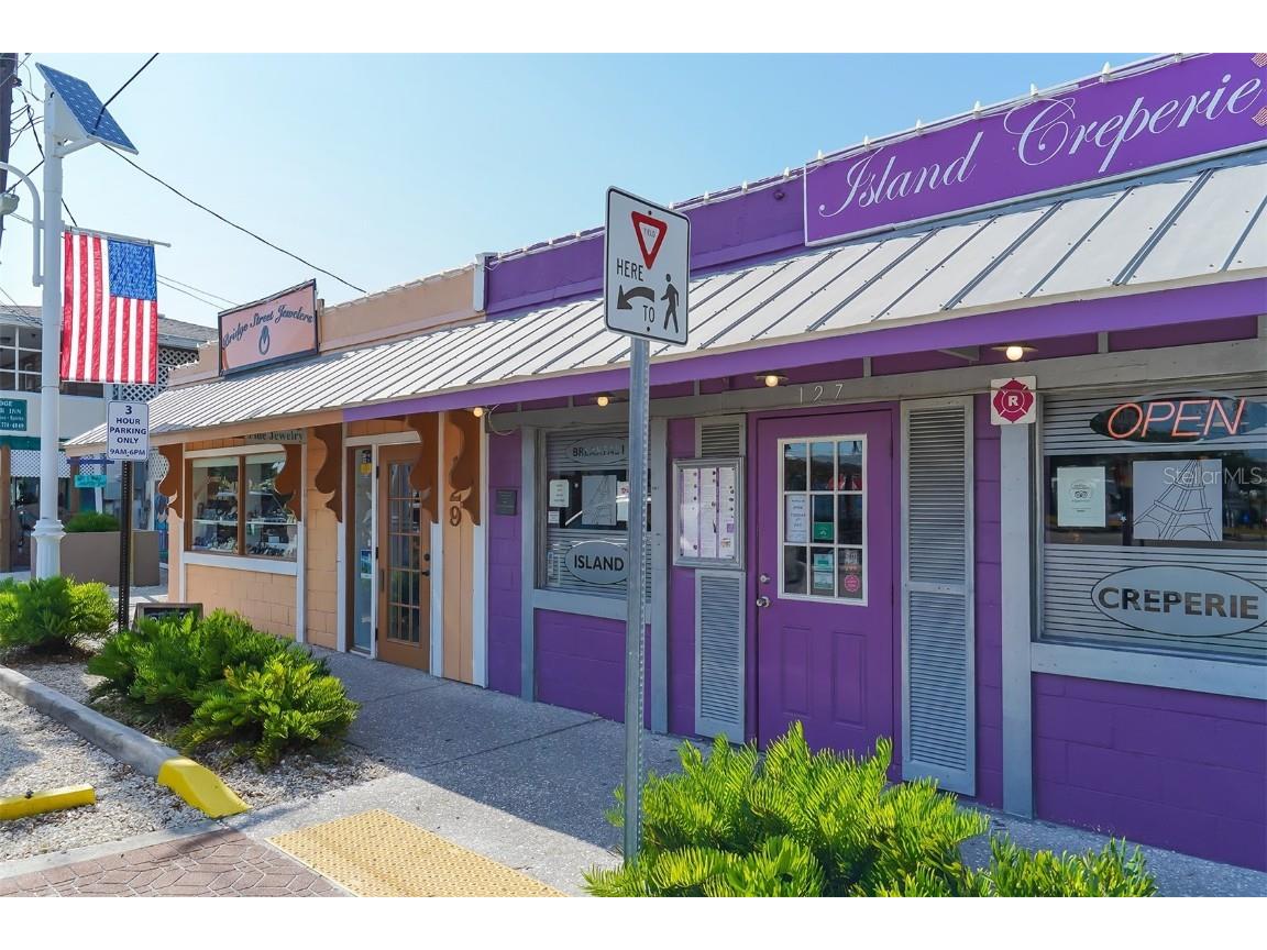 5911 39th Avenue W Bradenton FL 34209 A4666931 image57