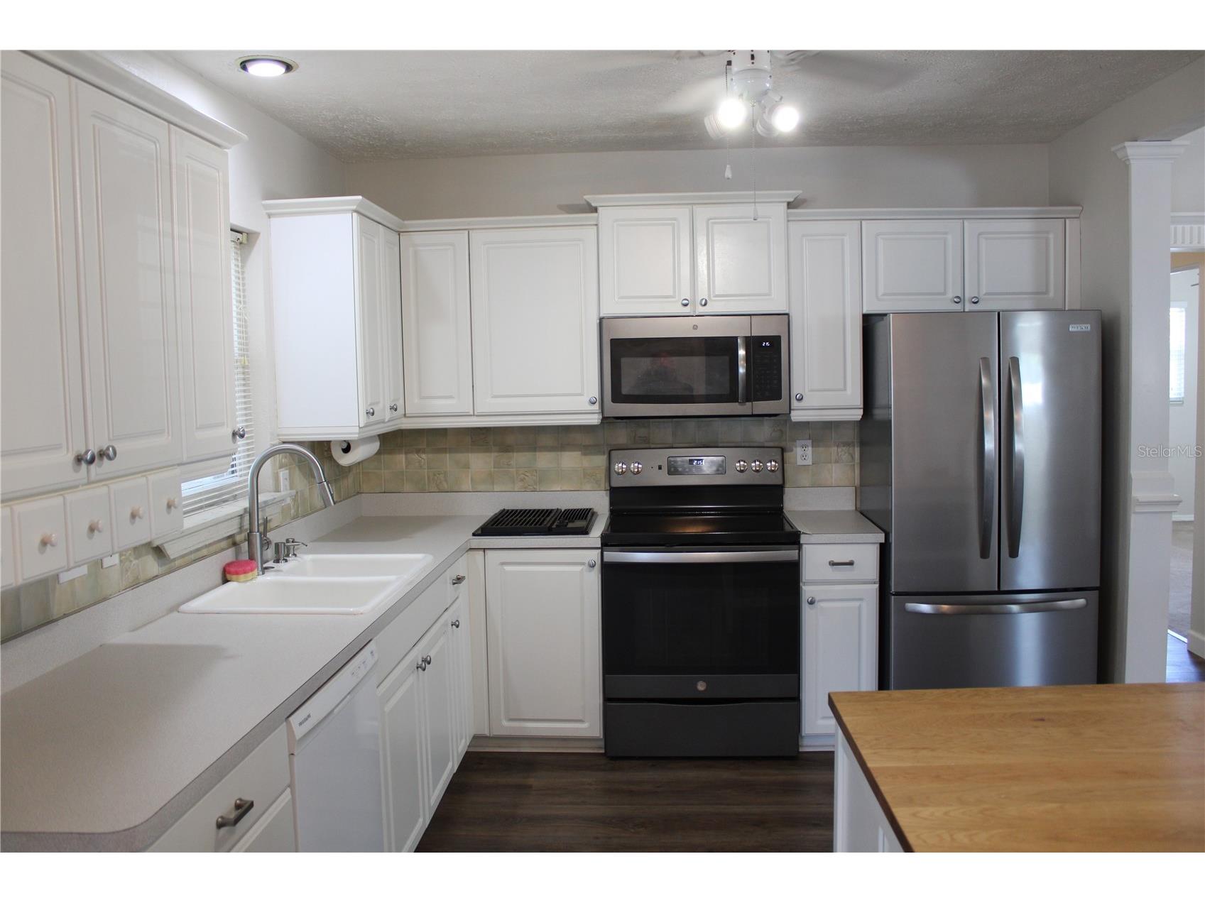 5911 7th Avenue Drive W Bradenton FL 34209 A4685646 image2