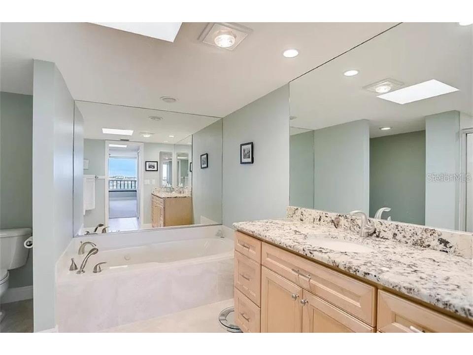 5911 Midnight Pass Road #601 Sarasota FL 34242 - INTRACOASTAL WATER WAY A4659864 image5