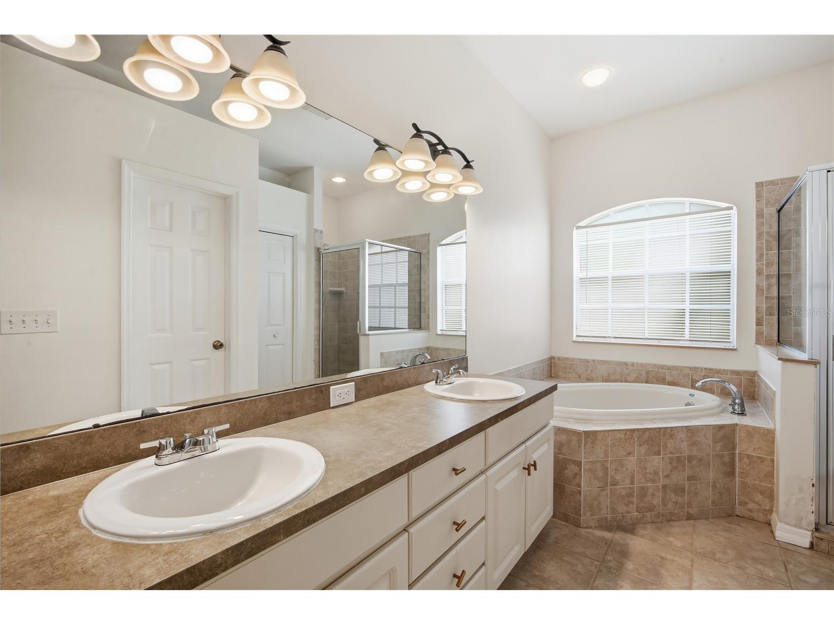 5912 Bramble Bush Court Zephyrhills FL 33541 TB8519582 image13