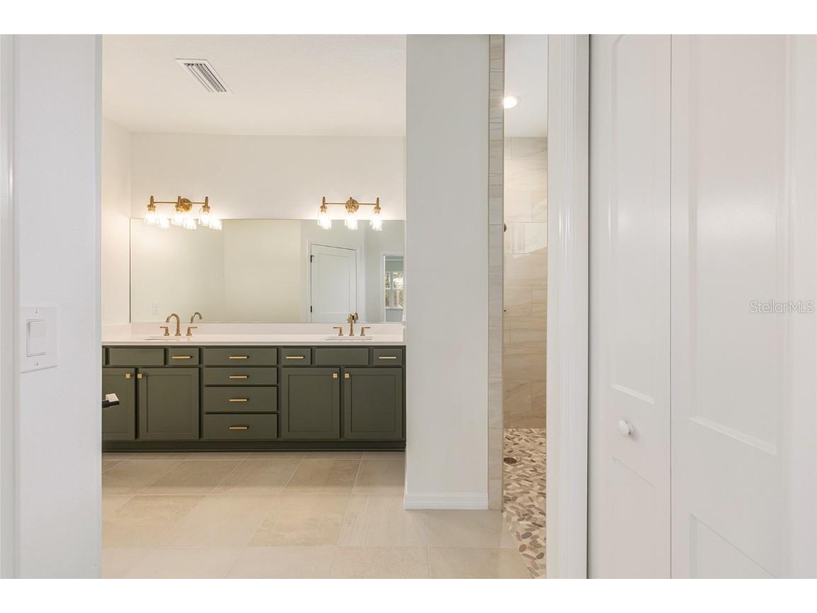 5912 NE 57th Loop N Silver Springs FL 34488 OM690299 image22