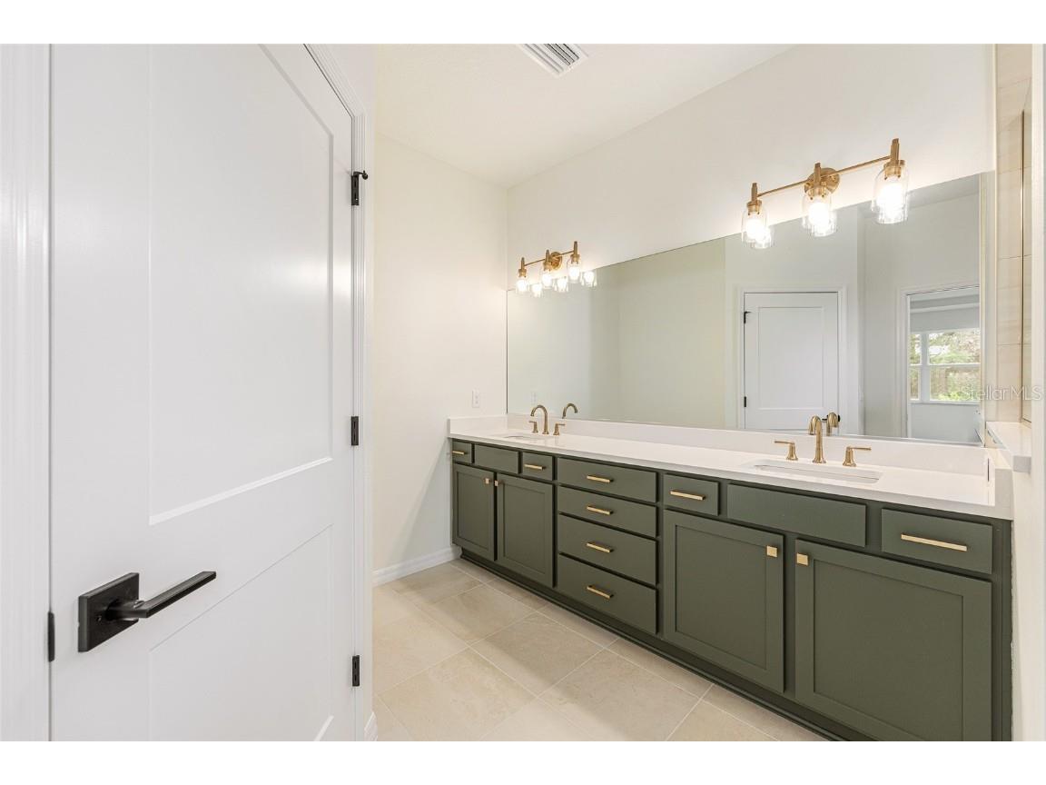 5912 NE 57th Loop N Silver Springs FL 34488 OM690299 image23