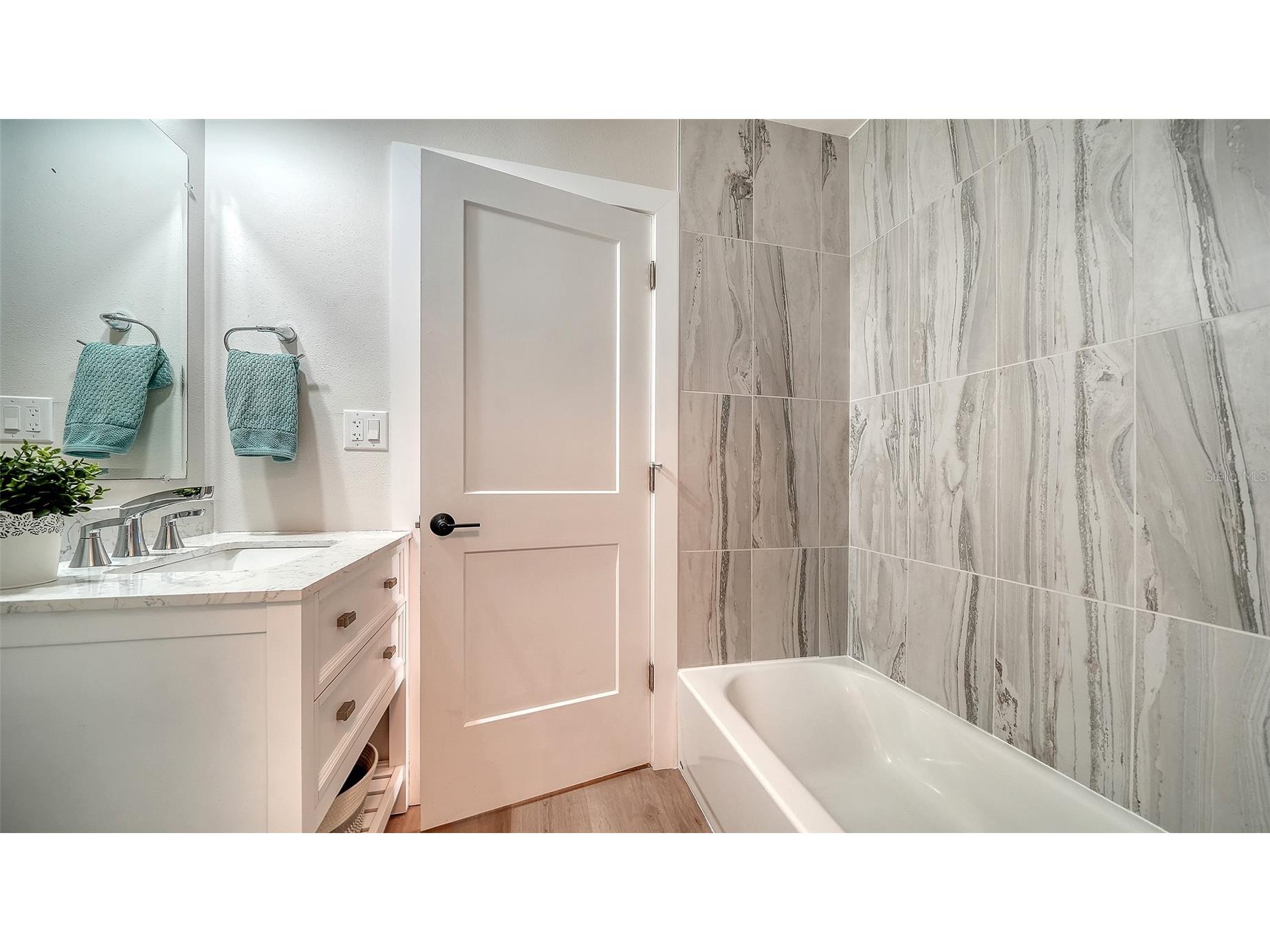 5914 Albert Place Sarasota FL 34231 A4679522 image18