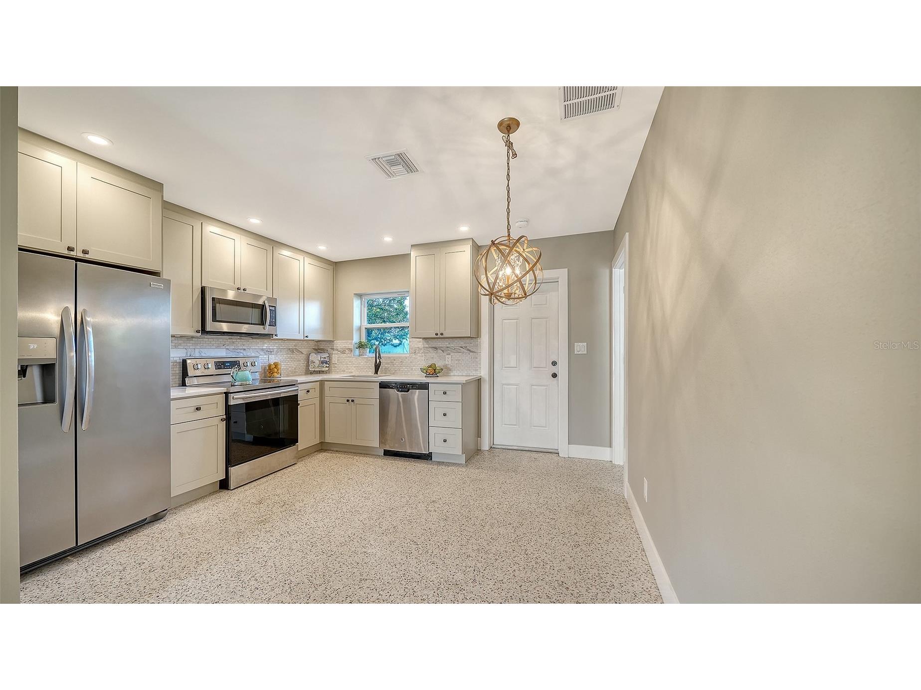 5914 Albert Place Sarasota FL 34231 A4679522 image7