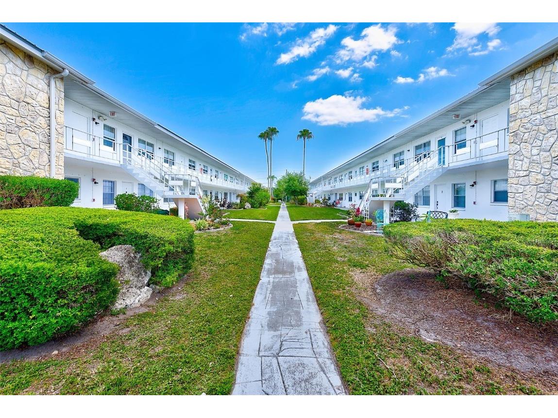 5915 18th Street N #3 Saint Petersburg FL 33714 U8199843 image1