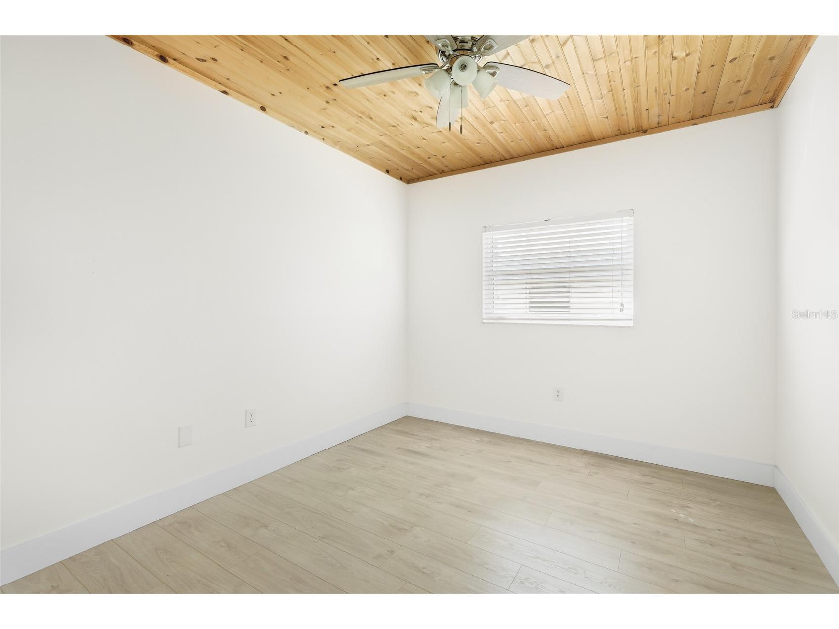 5915 Tidewood Avenue #4 Sarasota FL 34231 A4675716 image20