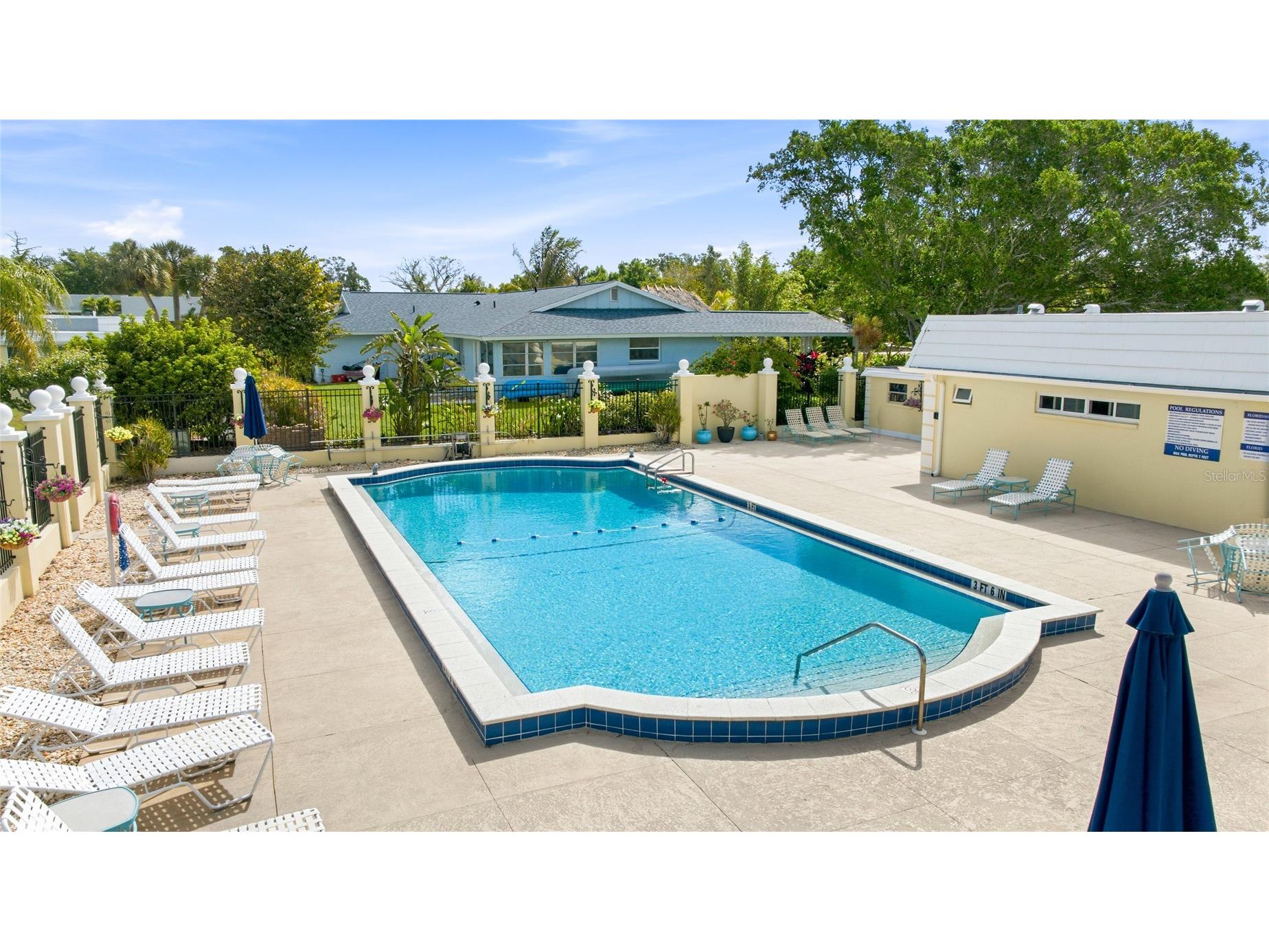 5915 Tidewood Avenue #4 Sarasota FL 34231 A4675716 image32