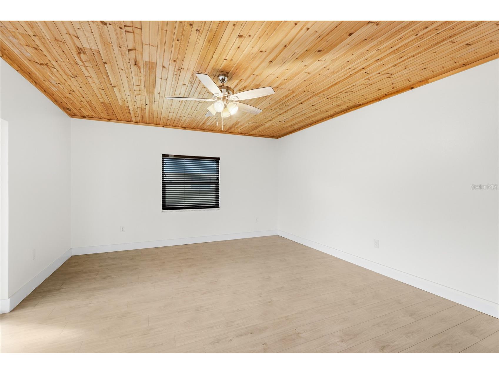 5915 Tidewood Avenue #4 Sarasota FL 34231 A4675716 image8