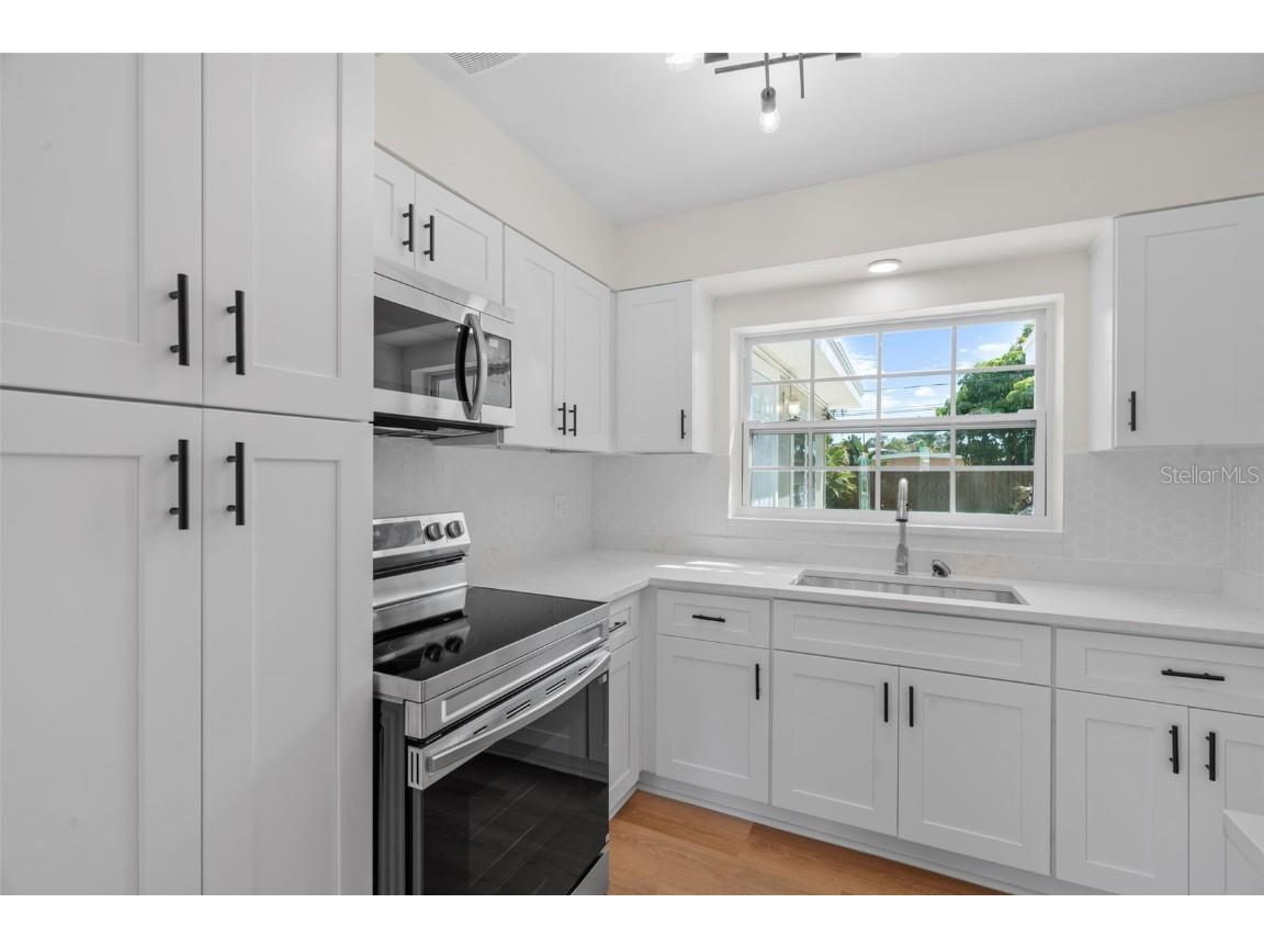 5916 Gulfport Boulevard S Gulfport FL 33707 A4662493 image12