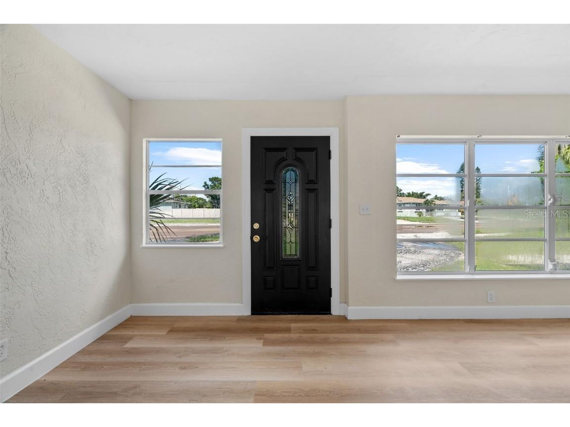 5916 Gulfport Boulevard S Gulfport FL 33707 A4662493 image6