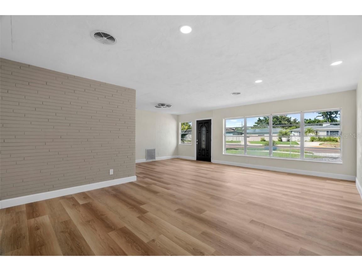 5916 Gulfport Boulevard S Gulfport FL 33707 A4662493 image8