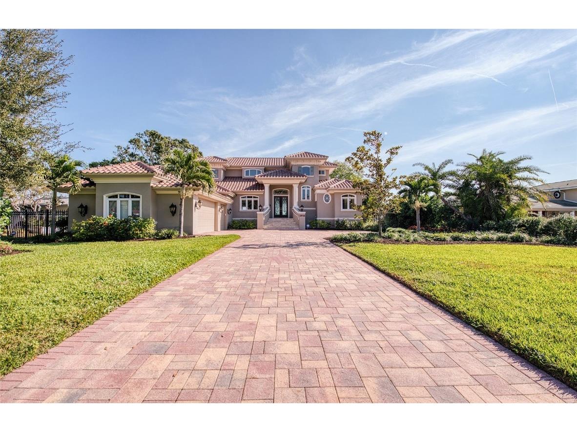 5918 Bahama Shores Drive S Saint Petersburg FL 33705 TB8460952 image1